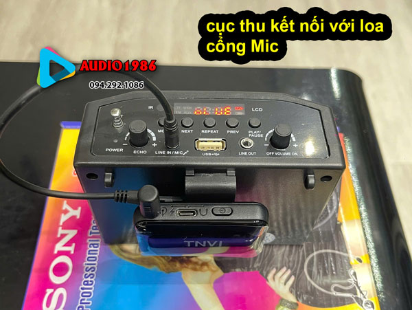 may-tro-giang-sony-sn898-kem-2-micro-cai-ve-co-ao-noi-song-song-cho-giao-vien-5