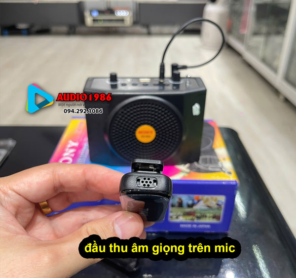 may-tro-giang-sony-sn898-kem-2-micro-cai-ve-co-ao-noi-song-song-cho-giao-vien-6